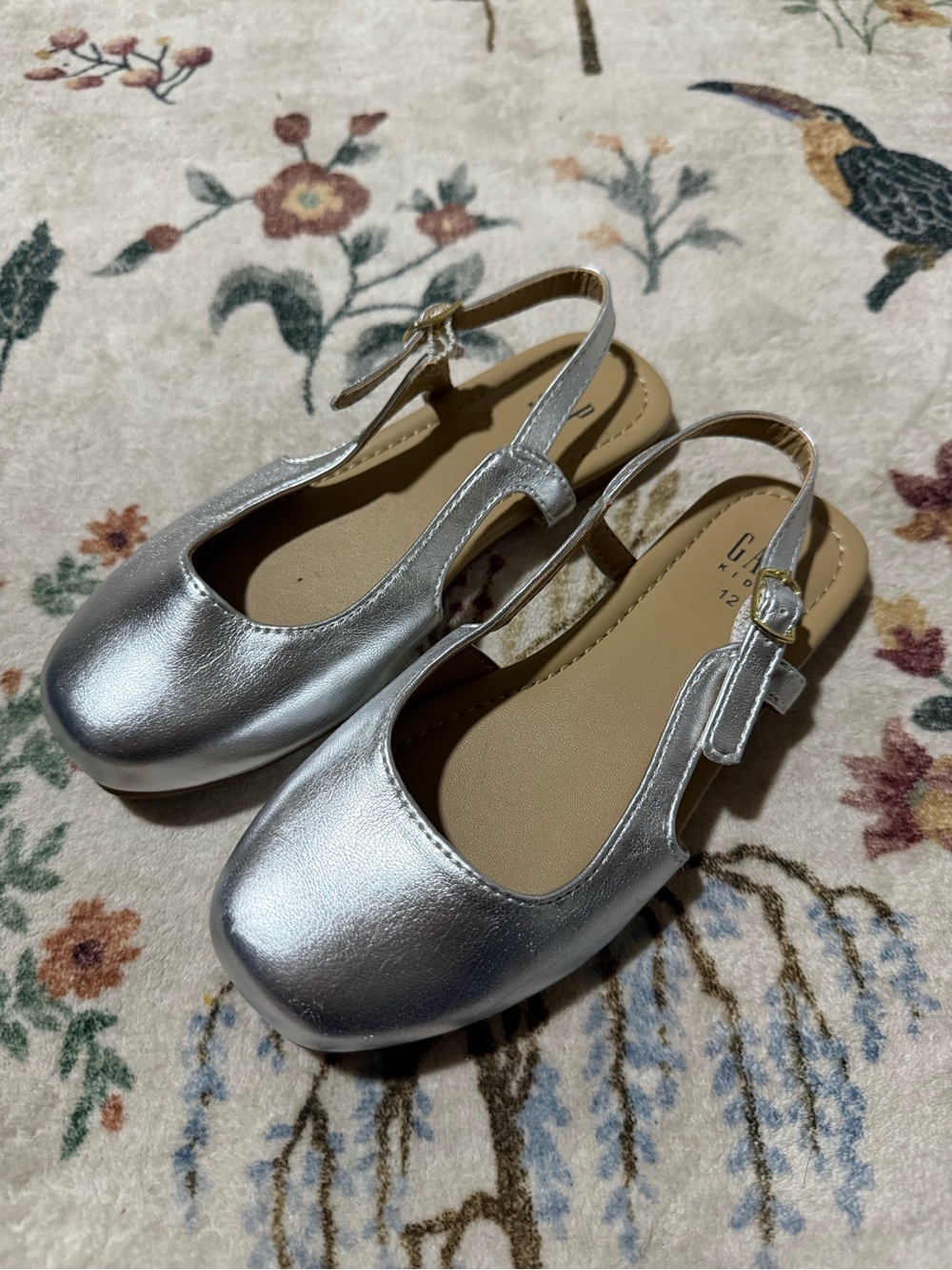 Gap kids Girls Silver Slingback Dress Flats with Adjustable Buckle 12